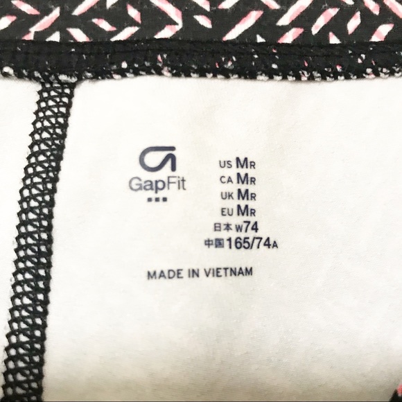 Gap Fit Patterned 7/8 Leggings | Size Medium - Picture 6 of 7